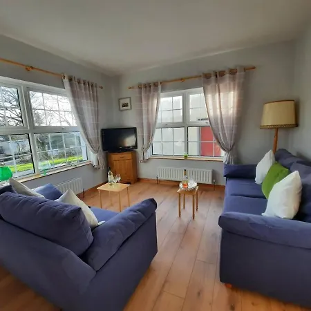 Farmhouse Apartment * Malin
