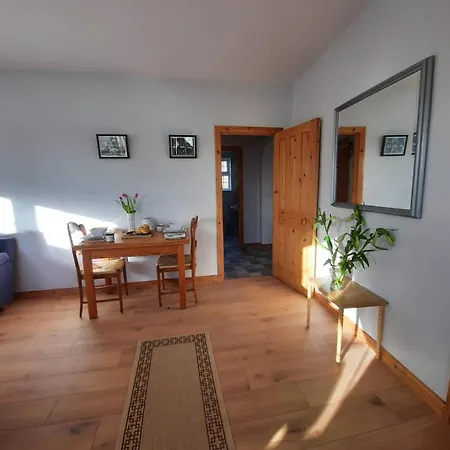 Farmhouse Apartment *